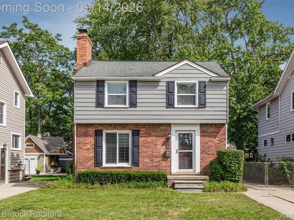 1033 Irving Ave