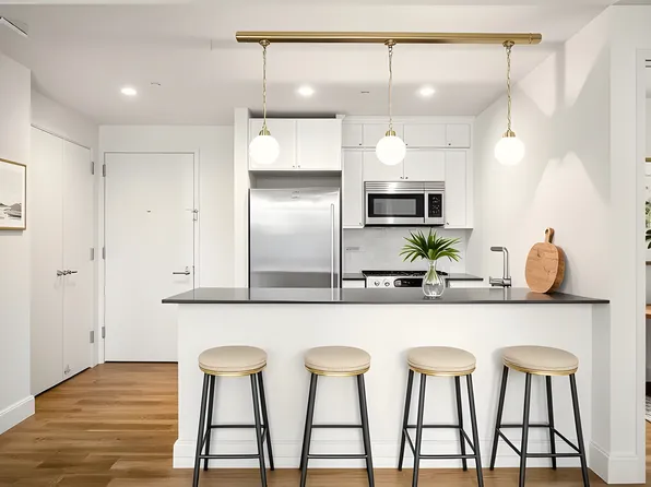 595 Baltic Street image 4 of 13