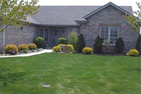 2nd image of 806 Plover Ln
