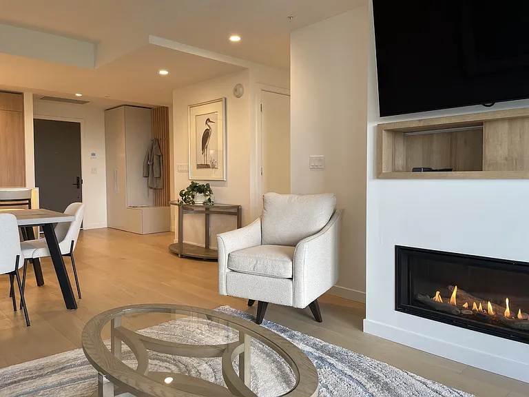 2000 Hannington Rd #904 — Photo 4