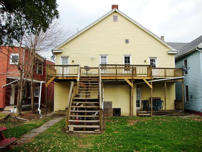 525 1/2 is on the right.