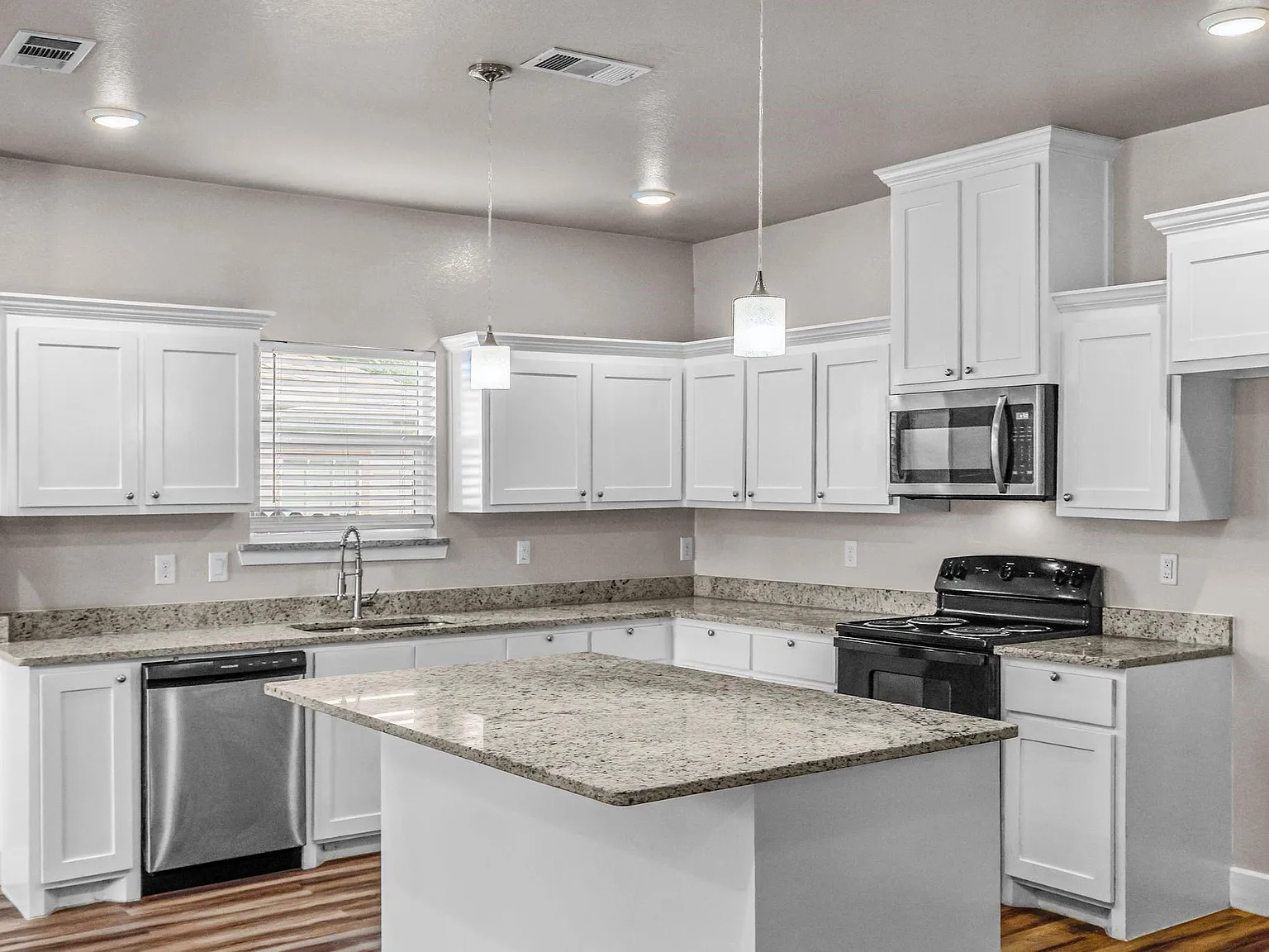 4210 Park St, Greenville TX 75401 - 1 — Photo 2