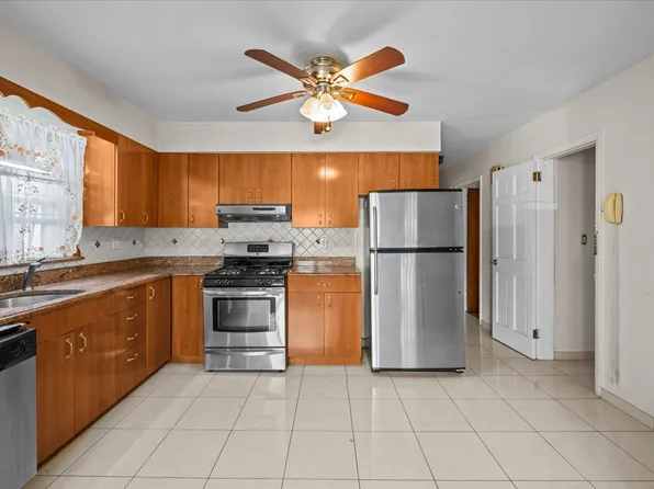 1344 East 64th Street image 4 of 27