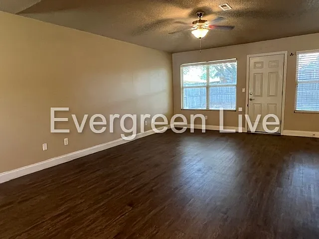 117 Willow Gardens Ct — Photo 4