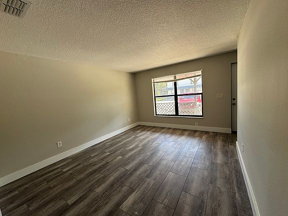 4th image of 582 Taylor Rd APT 3