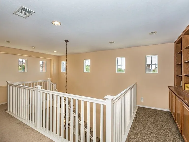 27152 Arla St — Photo 3