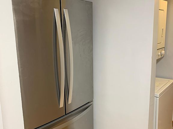 5th image of 216 N Patrick St #1