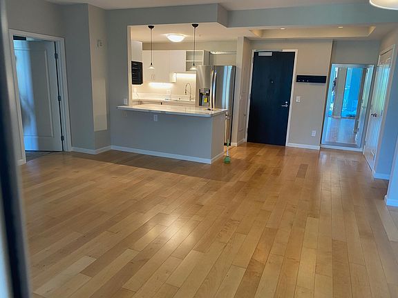 5th image of 88 King St Unit 511