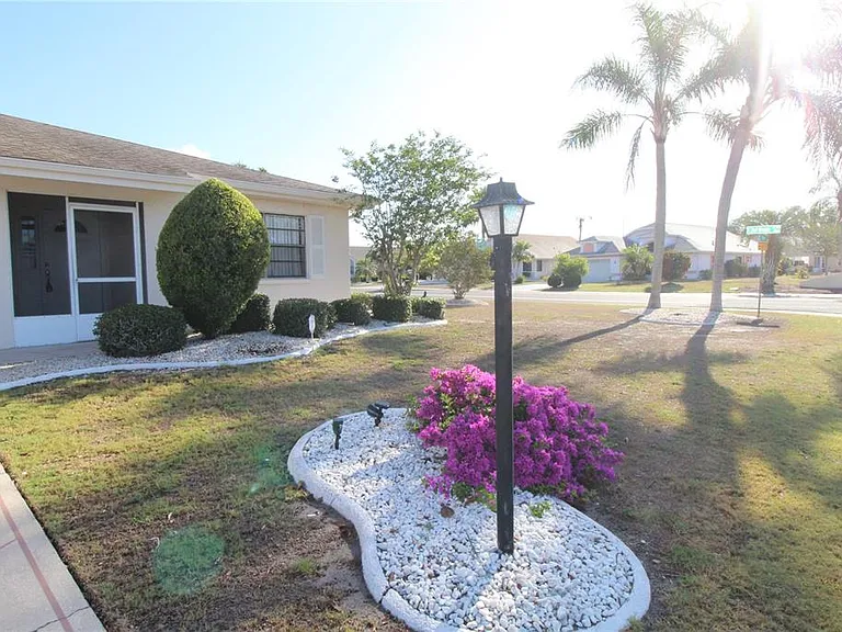 301 Bryce Ct — Photo 4