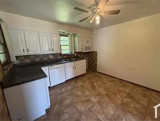 9732 Gloucester Dr — Photo 5