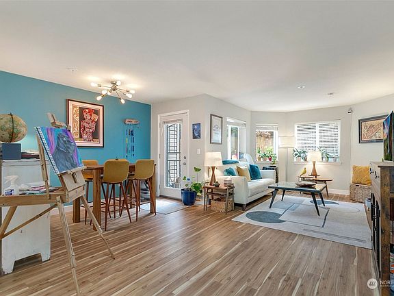5th image of 2530 15th Avenue W #301