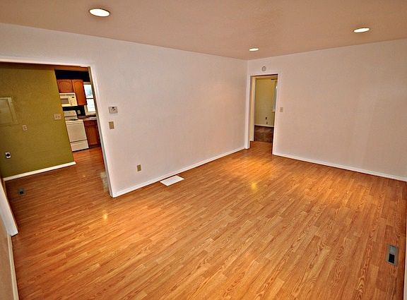 2nd image of 14115 E Longfellow Ave