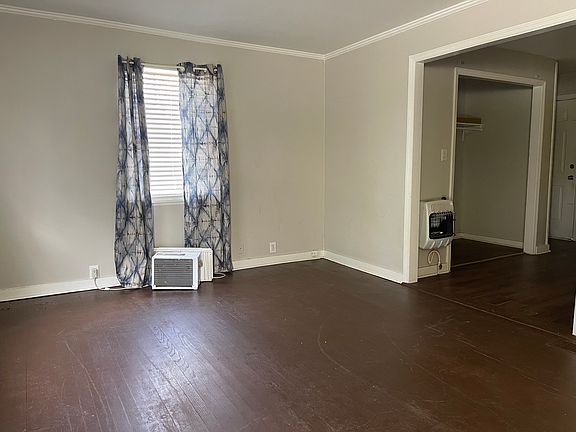 4th image of 930 Meriwether St
