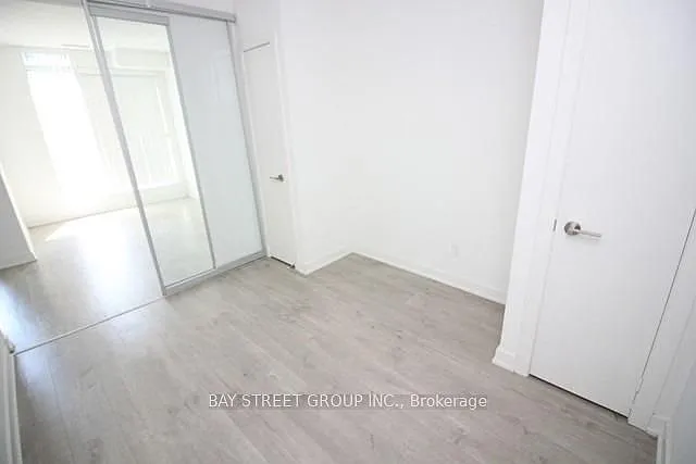 199 Richmond St W #808 — Photo 10