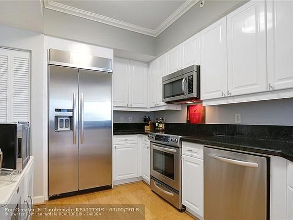 3rd image of 111 SE 8th Ave APT 706