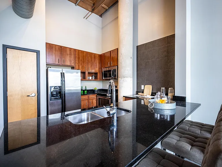 1113 Washington Ave #210 — Photo 3
