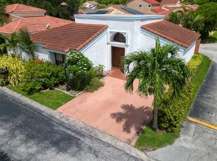 462 SW 87th Ct, Miami, FL 33174