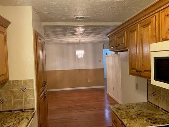 3rd image of 6222 Bowling Brook Dr