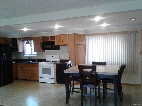2nd image of 15 Louise Dr