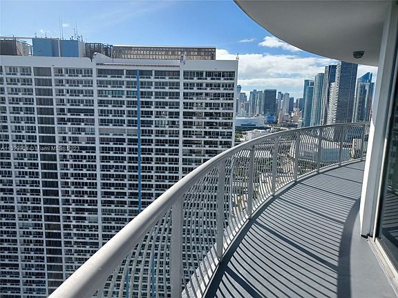 2nd image of 1750 N Bayshore Dr APT 3602
