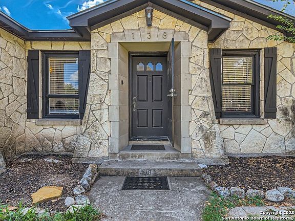 3rd image of 138 LOVERA BLVD