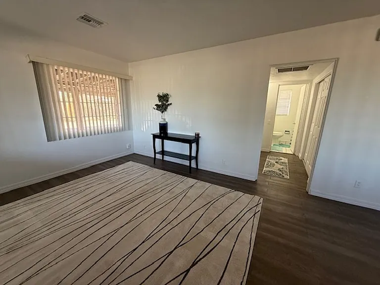 7235 N 55th Ave — Photo 3