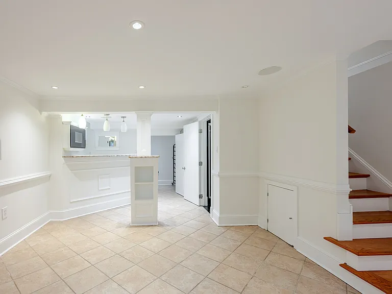 5042 8th St NE — Photo 16