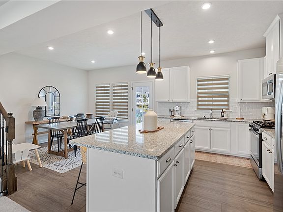 4th image of 3031 Penbrook Dr