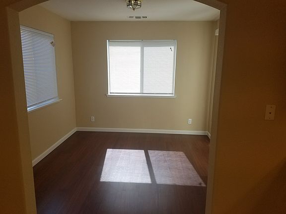 2nd image of 2201 Woodbury Dr