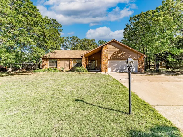 715 Spring Ln, Bristow, OK 74010