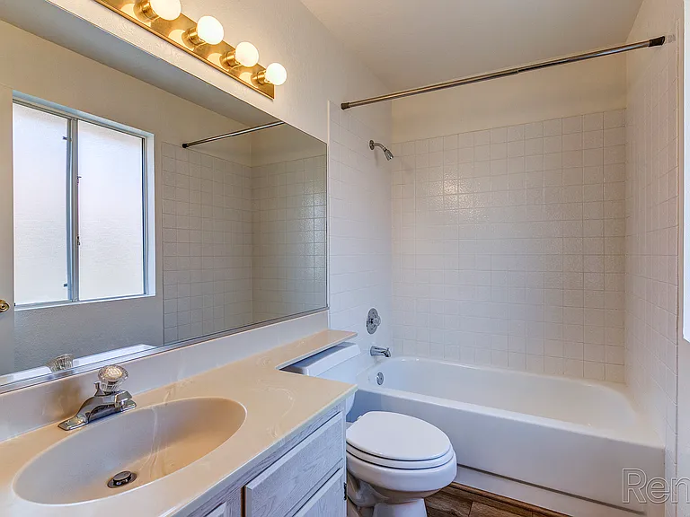 Villas At South Pointe — Photo 9