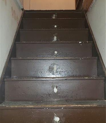 4th image of 713 E 92nd St