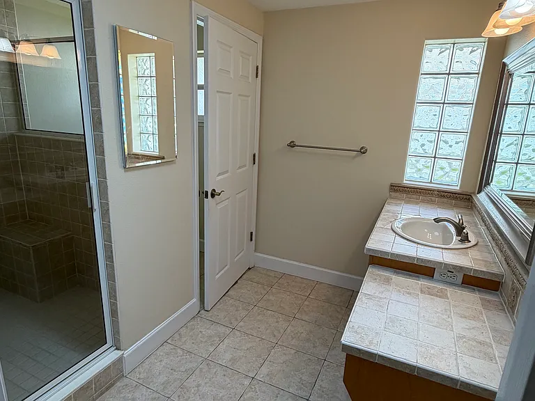 104 Oakwood Ave — Photo 19
