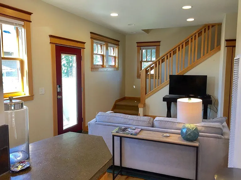 1110 B St #B — Photo 4