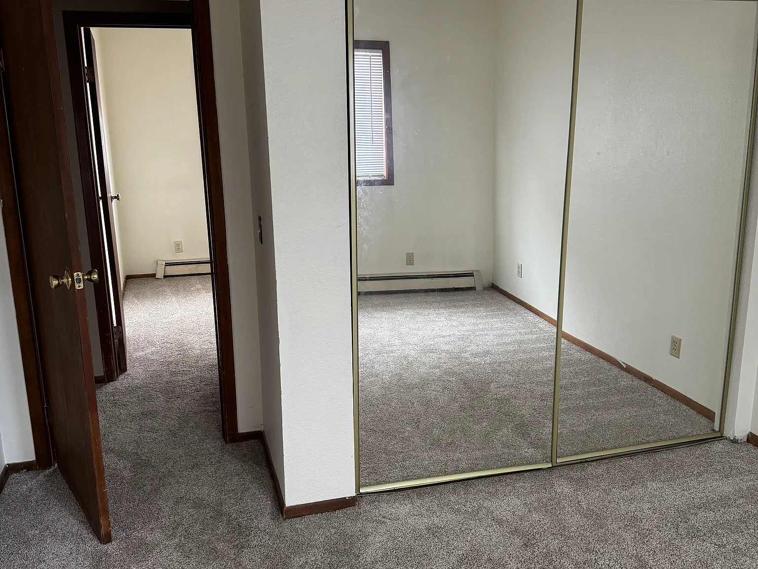 2 bed, 800 sqft, $1,400 — Photo 3
