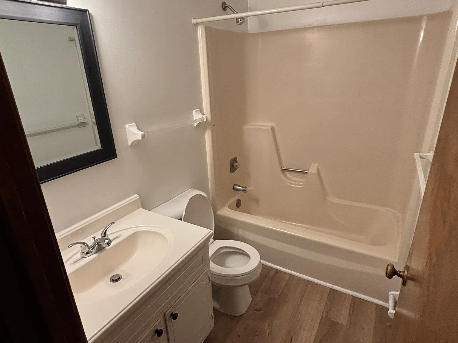 2 bed, 992 sqft, $1,000 — Photo 3