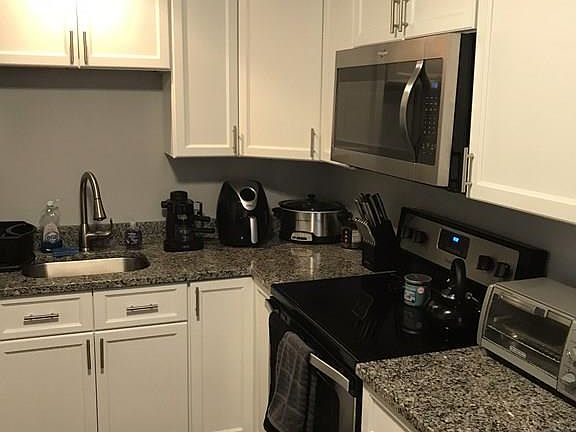 2nd image of 18 Linden Dr Unit 2