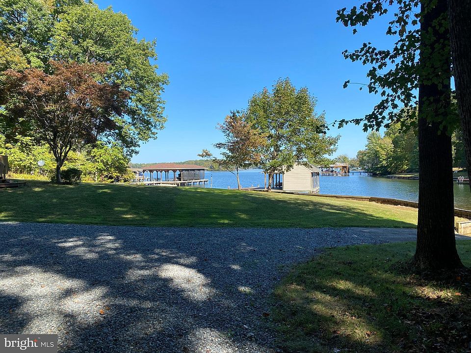 1st image of 68 Bear Castle Dr
