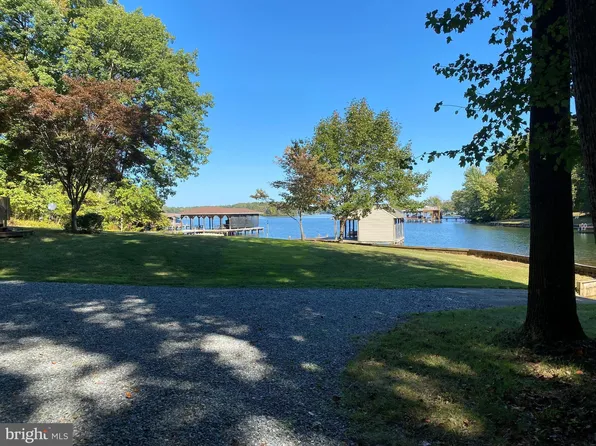 68 Bear Castle Dr, Bumpass, VA 23024