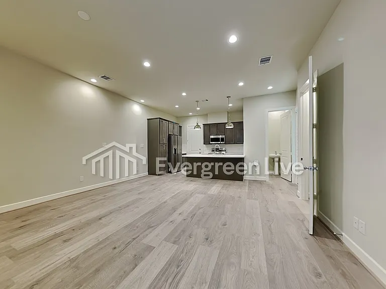 5734 Quinn Landing Rd — Photo 6