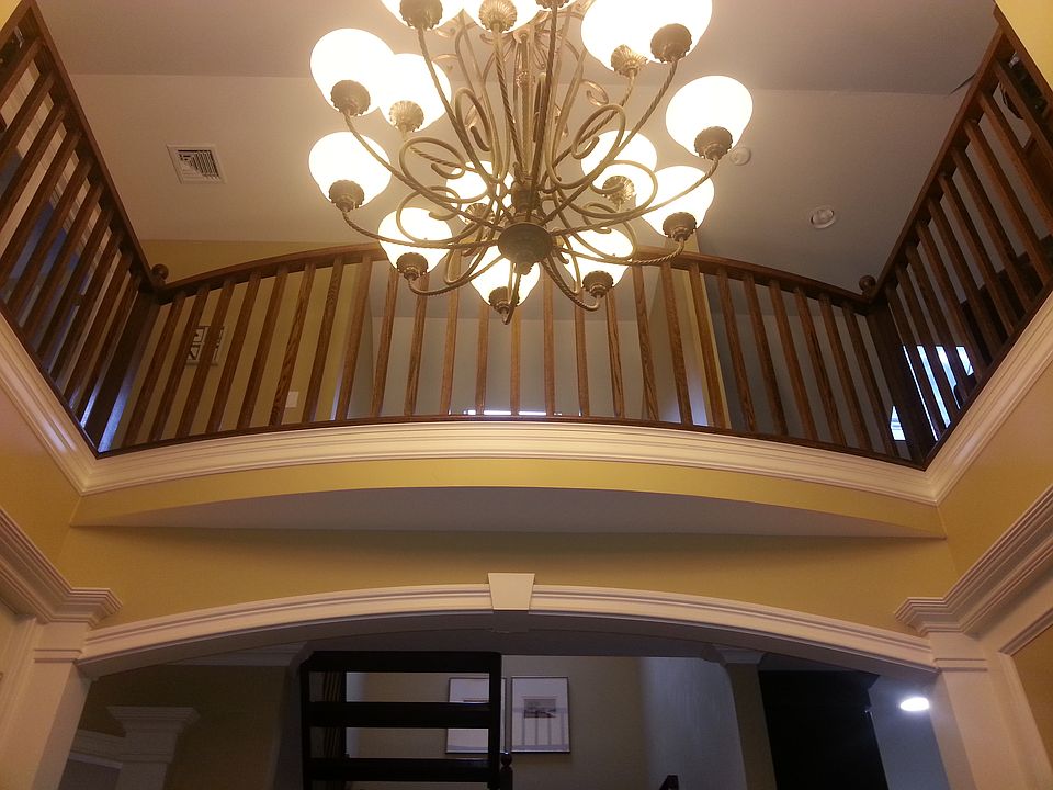 Foyer lighting/Balcony