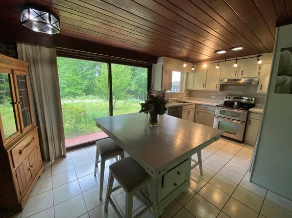 135 Boxers Ridge Ln, Greensburg, PA 15601