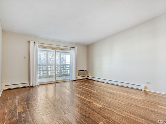 4th image of 695 S Alton Way #1D