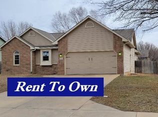 318 N Willowcreek St, Derby, KS 67037