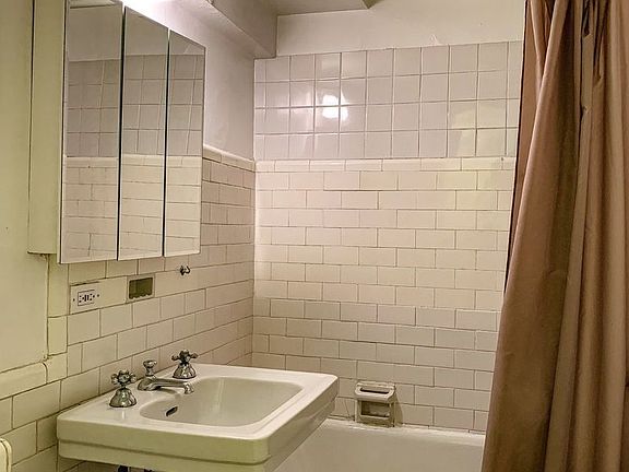 5th image of 25 Tudor City Pl APT 1209