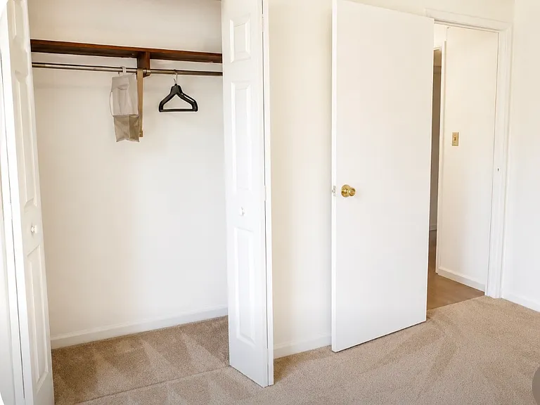 196 Harmon St — Photo 3
