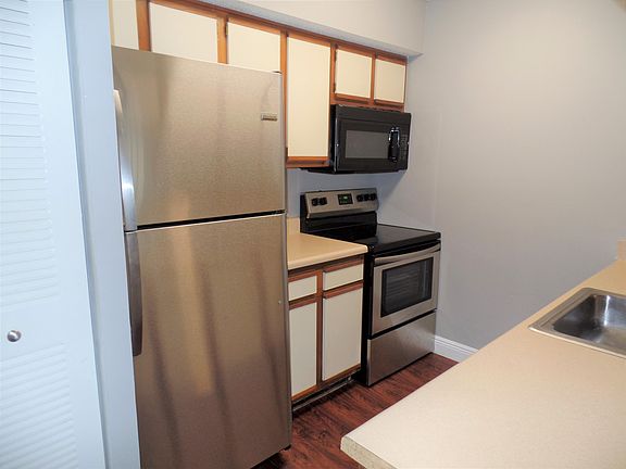4th image of 5672 Rock Island Rd APT 260