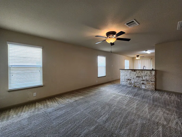 789 Great Oaks Dr — Photo 4