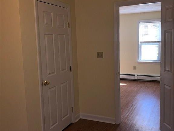 4th image of 248 Putnam Pike APT 3