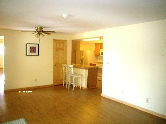 5th image of 636 Burgess Ave